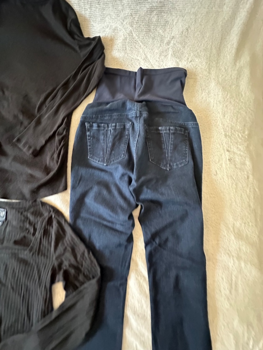 Medium maternity clothes bundle - Picture 3 of 9